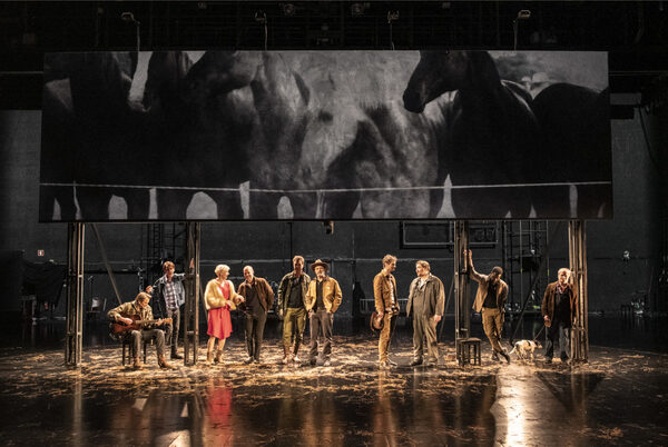 Fotografi fra Det Norske Teatrets produksjon Om  mus og menn (2021)