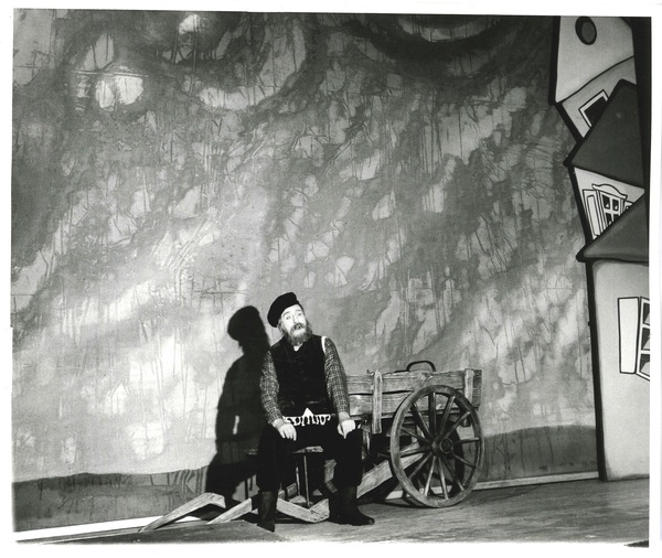 Photo from The National Stage's production Fiddler on the Roof (1967)