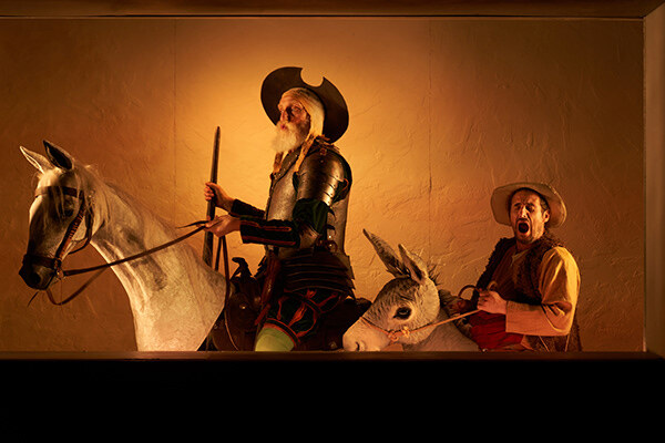 Forestillingsfoto fra Den Nationale Scene og Riksteatrets produksjon Don Quijote (2021).