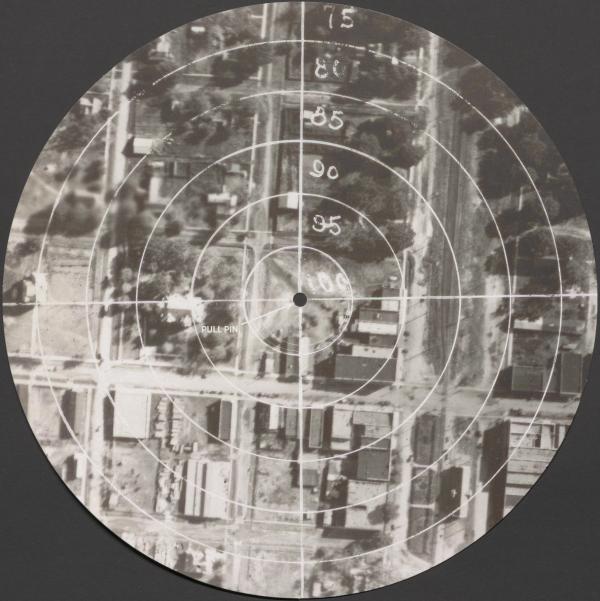 Forestillingsprogram til Rogaland Teaters produksjon Catch-22 (2023).